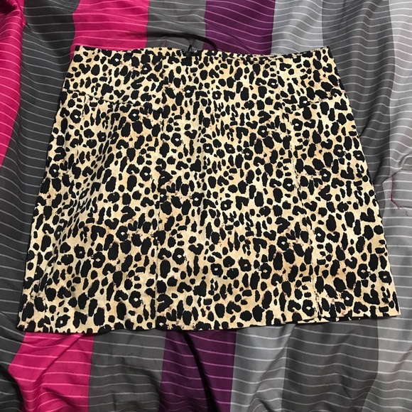 3 for $15 Forever 21 cheetah mini skirt size small - Picture 1 of 3
